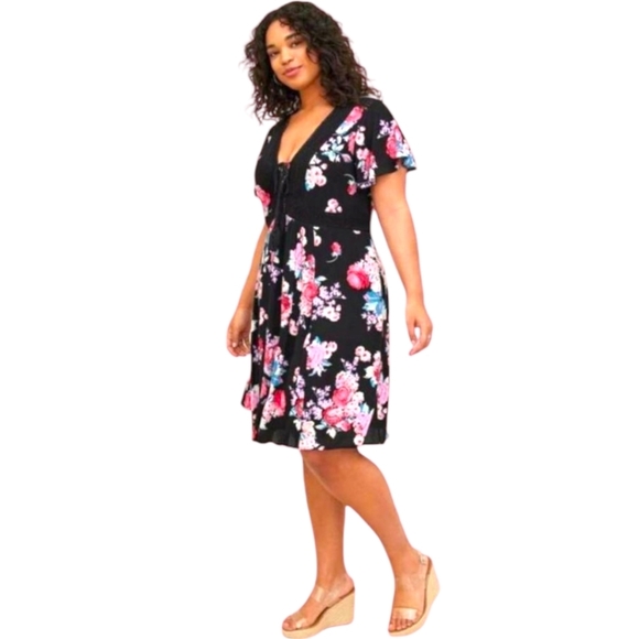TORRID NEW Plus Size Mini Gauze Lace-Up Floral Skater dress. - Picture 1 of 16